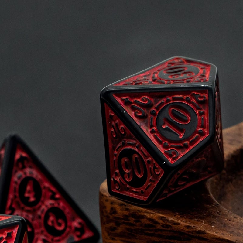 Poludie مجموعة نرد DND - نرد متعدد الأوجه (7 قطع) مع حقيبة نرد جلدية لألعاب تقمص الشخصيات Dungeons and Dragons (أحمر مع حواف سوداء) - Image 5
